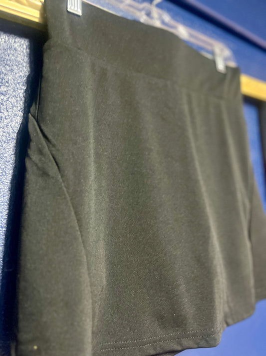 Black Athletic Skirt with Pleated Back