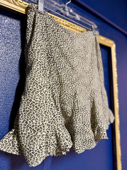 J. Roberts Flouncy Leopard Mini Skirt
