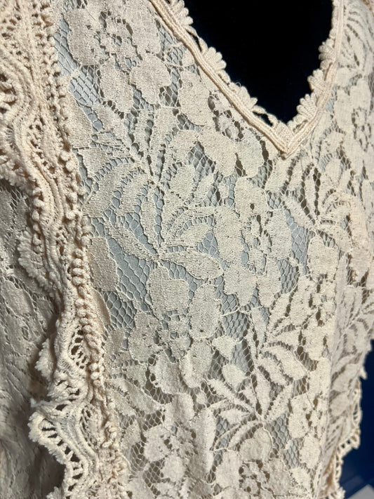 Cream Lace Sleeveless Blouse