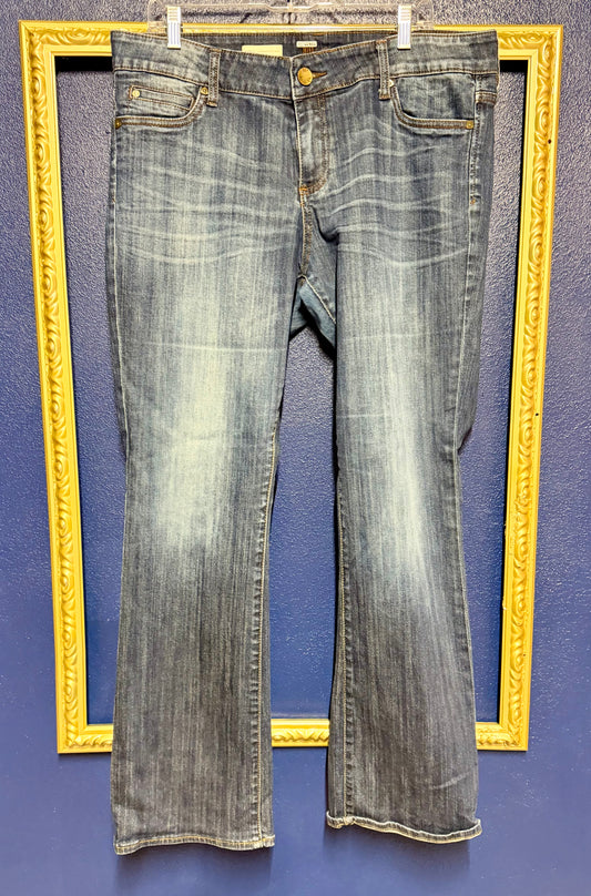 KUT Natalie High Rise Bootcut Short