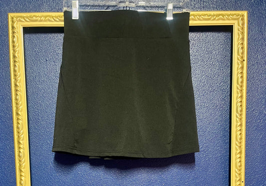 Black Athletic Skirt with Pleated Back