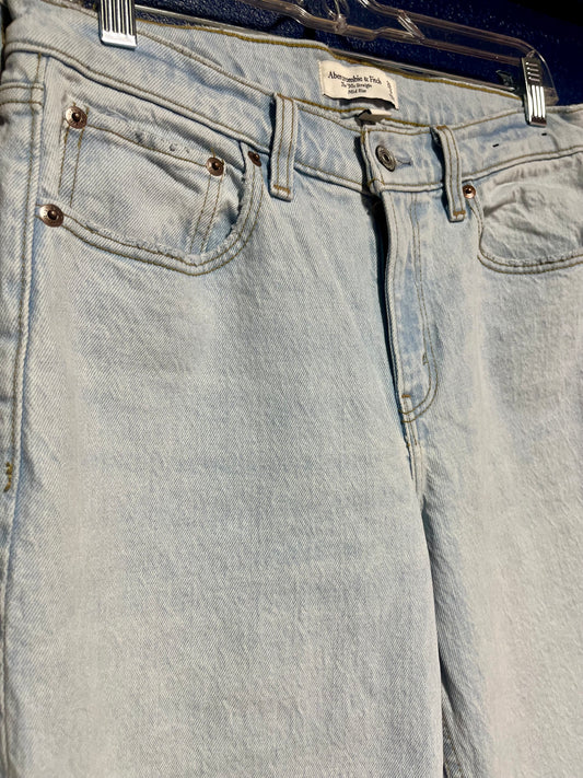 Abercrombie Curve Love Mid Rise 90s Straight Leg