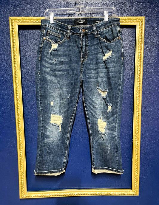 Judy Blue Distressed Capris